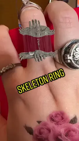 there’s something about digital fashion in a retro alternate dimension🗝️ #piperzy #art #futurism #augmentedrealityart 