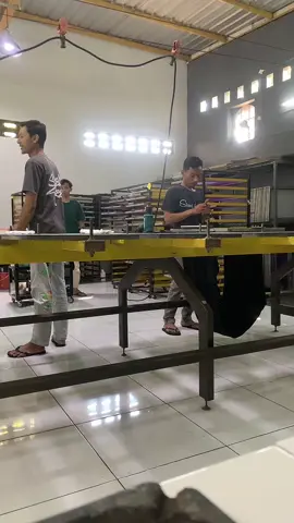 Sebelum malem minggua, bersih2 tmpt kerja dl. #screenprinting #silkscreenprinting #sablonkaos #sablonmanual #vendorsablon #clothing #brand 