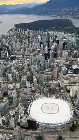 YVR ✈️ #vancouver #britishcolumbia #seaplane #harbourair #canadaplace #thenextstationis 