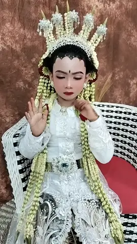 penganten lilin madura cilik#pengantenciliklilin madura#masukberanda #CLEARYourHeadKetombeChallenge #numpangfyp 