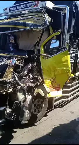 Semoga cepet kelar mas urusanya #drivermudapunyacerita#sopirtruck#berasbalap😎#lakalantas 