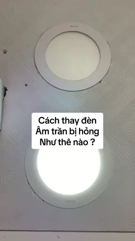 Nhà ai đang sở hữu loại đèn này, bóng bị hỏng, ngại gọi thợ vào vì chỉ hỏng vài cái! Hãy xem hết video nhé! Không cần gọi thợ vào vẫn sửa được #xuhuong #xuhuongtiktok #giadungtienich #giadụngtiệních #denamtran #đènâmtrần #review #viral 
