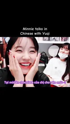 Hai mẻ cãi nhau mà tui cười xỉu, Minnie nói tiếng Trung cũng dĩa huông nữa #yuqi #gidle #minnie #dazzlingishere 