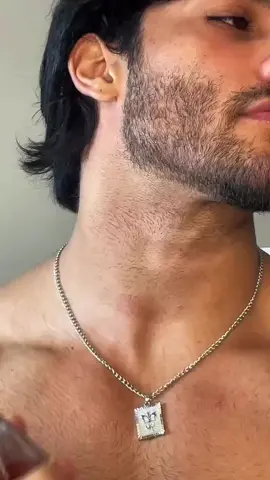 Lindo! ❤️ Instagram deusesdabeleza_ #homemlindodemais #deusesdabeleza #belezamasculina #barba #homemdevalor #meninoestiloso 