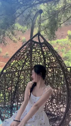 Bàn tay Em nhỏ quá, rất hợp nằm trong lòng tay Anh 😗 #xuhuong #tiktok #miebeauty🎀 