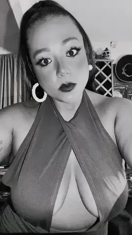 #lasaventurasdenat #curvy #negraslindasdotiktok #luxurylifestyle #luxury #latina #peliroja 