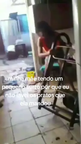 #surto#mae#maesurtando#quebrando#quebrandotudo 