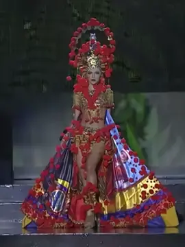 Que les precia el traje tipico de Mara Topic en el MGI 2019 🇪🇨❤️ #viral #viralvideo #dalecorazon #maratopic #nationalcostume #fyp 
