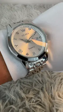 💎✨Silver men’s watch, shines like a diamond on you wrist, stainless steel, calendar window 📆 #menwatch #watch #fashionwatch #fashion #olevswatch #olevs #ttlocalshop #tiktoklocalshop #COD #men  #diamondwatch 