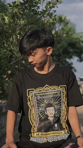 Salam persaudaraan 🙏 SALAM SEDULURAN SELAWASE 🙏 PANDHITA WESI KUNING ready stock dlur... Monggo minat bisa langsung order cek keranjang kuning lurrr 🤝 #psht #pshtpusatmadiun #terate #pshtjayaa #teratewayahemekar #terate #persaudraansetiahatiterate #setiahatiterate1922 