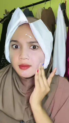 Moisturizer yang bikin muka cerah 😍#gmeelanid #lazycream #gmeelanbeauty #krimpemutih #kulitkusam 