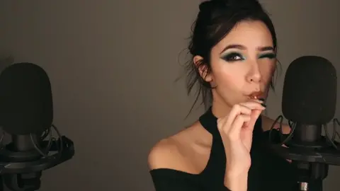 ASMR MOUTH SOUNDS 👅