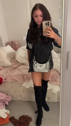 My sisters messy room