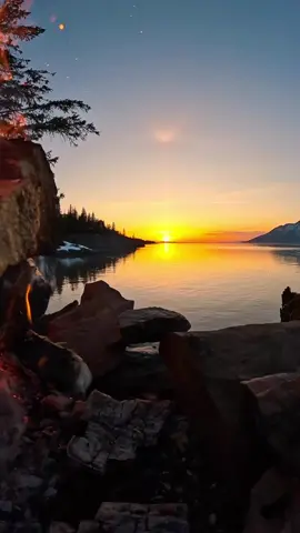 #livewallpaper #wallpaper #wallpapers #hdwallpaper #4klivewallpaper #fire #camping #lakeview #sunset 