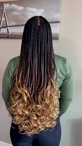 🥰🥰 Hair: beautybyinnes  Colour:c14 #frenchcurlbraids #frenchcurlybraids #fry #fryp #calgarybraider #knotlessbraids #viral #yycfrenchcurlbraids #yegfrenchcurlbraids #albertabraider #canadabraider #frenchcurlbraid 