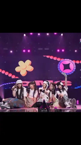 NewJeans / 'OMG' - FullCam PERFORMANCE @NewJeans  #newjeans #omg #fancam #kpop #fyp 