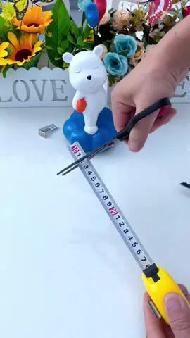 Quick to cut now😏#goodstuff #goodthings #homehacks #householditems #useful #LearnOnTikTok #tiktokmademebuyit #fyp #foryou 