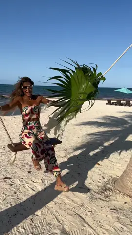 Bebés, la vida es una sola. Si la gente lo que hace es criticar, tú sigue adelante y la 🧀… #Ninelconde #Mexico #Tulum #Actress #almarey #relax #viral