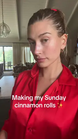 Make my Sunday cinnamon rolls with me. My favorite thing I make 🤤✨