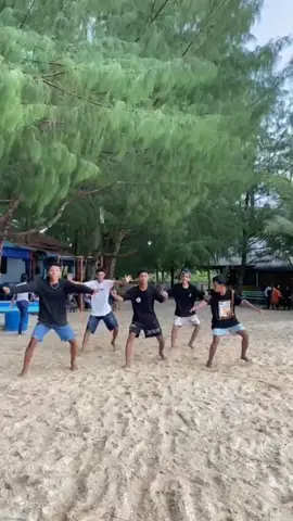 Joung-blanda-dance🕺 #dancejargaria #dancemaluku #dancertimur #TikTokPromote #trendtiktokdance #freslynikijuluw #fyp 