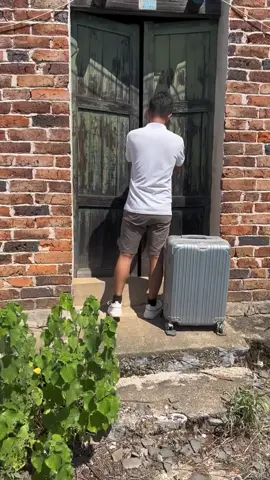 Mr.Xiao ep.1 - Resign and go back to the countryside to renovate the old house! Everywhere you look, there are memories. We also welcome your valuable suggestions during the transformation process! #renovate #renovation #house #renovatehouse #capcut #viral #foryou #fyp