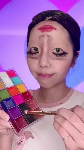 Upside down makeup 倒置妝容 