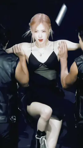Thiên thần là có thậttt✨🌹😳😳      #rosé #blackpink #roses_are_rosie #angel #fyp #fypシ #concert #bornpink #parkchaeyoung #visual #aki_0930 #xuhuong 