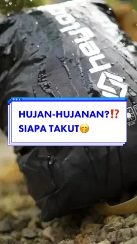 Tetap tampil ditengah guyuran hujan!👌🏻 Pakai raincover dari Heylook untuk perlindungan maksimal dan penampilan yang keren! ☔💦 #raincover #raincovers #raincoverbag #raincovertas #pelindungtas #taspelindung #tascover #covertas #raincoverviral #raincoverkekinian #raincovertiktok #raincovermurah #raincoverheylook #raincoverbackpack #raincoverbag #raincovertas 