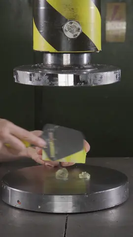 Crushing soap shavings 🥰💛💫 #satisfying #asmr #crushing #soapcutting #soapcarving 