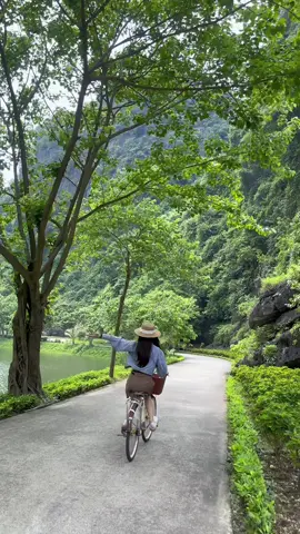 May quá đạp xe lúc giữa trưa nên thầu luôn được con đường này cho 5 đứa thay nhau quay clip, chụp ảnh =))) #foryou #fyp #dapxe #chill #tuyettinhcoc #ninhbinh 