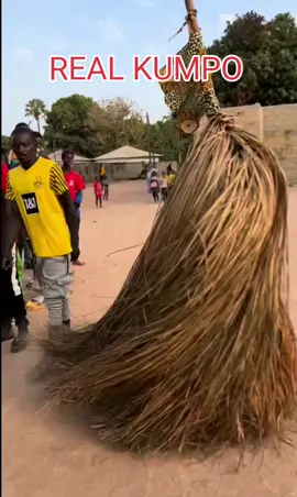 #kumpo #cumpo #afrique #africa #blackmagic #zangbeto #zangbetos #kumpodance #senegal #benin #pourtoi #fyp 