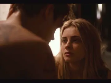 My fav Hessa scene. Hardin bilang ke Tessa kalau dia tau Tessa deserve better than him. Tapi dia juga takut kalau Tessa nya pergi🥺 #herofiennestiffin #josephinelangford 