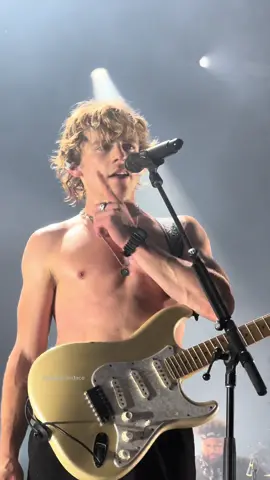 fantasy - the driver era #thedriverera #rosslynch #rockylynch #fantasy #tde #greektheater #rosslynchedit