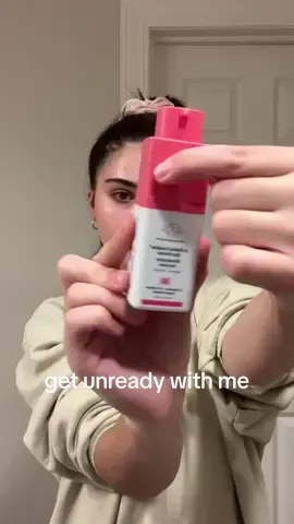 channeling my inner @Emilie 🫶🏻 also before anyone says anything i KNOW my eyes are red & puffy lol - allergy season in ohio this year has been TERRIBLE for me 🥴 pollen: 1, ashley: 0 #skincare #skincareroutine #getunreadywithme #grwm #gurwm #acneproneskin #taylorswift #thesummeriturnedpretty #tsitp #swifttok #august 