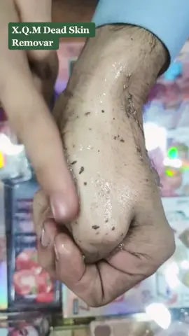 ينظف الرقبة السوداء بسهولة 💚 X.Q.M Face & Body Scrub Easily Remove Dead skin #GlowANDclean #TikTokGaGa #Beauty #Foryou #foryoupage #ameenbeautytips @Ameen Cosmetics Center 