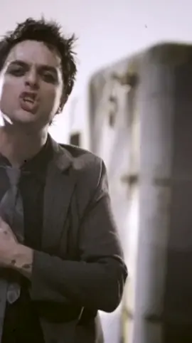 Green Day - Boulevard of Broken Dreams (2004) #greenday #trending #fypシ #rock #trend 