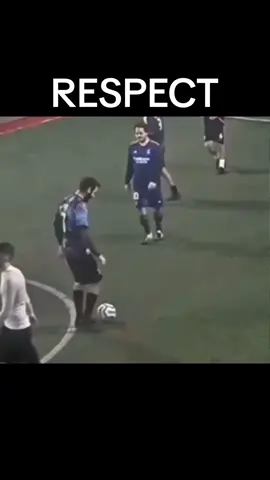 Control impecable de los dos #respect #futbol #magia #balon #control #toquemaestro #fyp #parati 