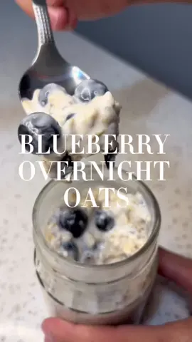 Receitas saudáveis! 💥 Mirtido de aveia💥  Ingredientes Enchimento: - 1/2 xícara de aveia - 1/2 xícara de leite (usamos amêndoa de baunilha) - 1/4 xícara de iogurte grego desnatado - 1 colher de chá de sementes de chia - 1/4 xícara de mirtilos - 1 colher de mel instruções - Combine todos os ingredientes em um frasco/recipiente hermético. Leve à geladeira por pelo menos 4 horas (de preferência durante a noite). Aproveitar! #emagrecimento #sembariatrica #rotina#secar #receitafit #foryou #almocorapido #nutricao 