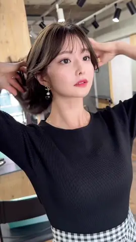 머리카락 묶는 미녀 beautiful girl who ties her hair #헤어디자이너 #미녀 #beautiful 