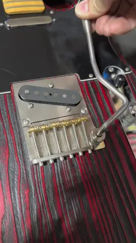 Instalación de VT2 Telecaster Tremolo  (Vega-Trem) @vega_trem  Aquí mostramos la montura completa de VT2 Tele Tremolo en una Fender Sandblasted Tele. El VT2 usa 6 resortes que entran por el cuerpo y cada resorte es ajustable su tension para su comodidad y gusto. Para mas información o compra del VT2 puede contactar a @vega_trem o www.vegatrem.com #asmr #asmrcommunity #asmrvideo #asmrvideos #vegatrem #vt2 #tremolo #guitartech #guitar #asmrsounds #luthier #telecaster #tele #telecastersofinstagram #greatjob #guitarmods