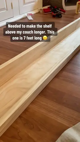 Redoing somethings around the livingroom and the first thing on my lost was to remake my shelf above my couch. It always needed to be longer so now was the time to do it! #diyhomedecorideas #diyshelves #diyhomedecoreasy #simplehomedecorhacks #diyhomeprojectideas #homedecoronabudget #homedepot #livingroommakeoveronabudget