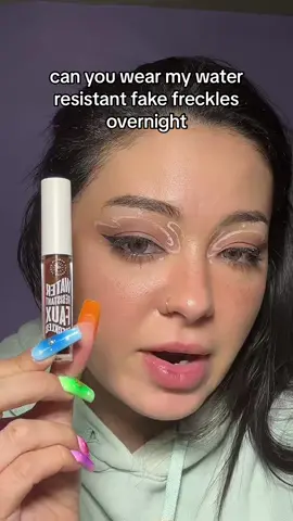 They personally didnt stay on overnight on me 🤷🏻‍♀️ but I get very oily at night. This might work on drier skin types. #overnightfreckles #fauxfreckles #waterresistant #fakefreckles 