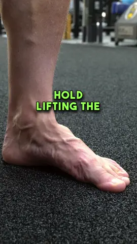 Foot strength exercise🦶🦶 The Short Foot exercise is a foot strengthening exercise designed to help improve the arches of the feet, as well as address issues with overpronation, flat feet, and other related conditions. By focusing on activating and strengthening the muscles in the foot responsible for maintaining the arch, the Short Foot exercise can help improve foot and ankle stability, increase balance, and reduce the risk of injuries. This exercise is often recommended by physical therapists and trainers as part of a comprehensive foot and ankle strengthening routine.  #footstrength #foot #flatfeet #archedfoot #darustrong 