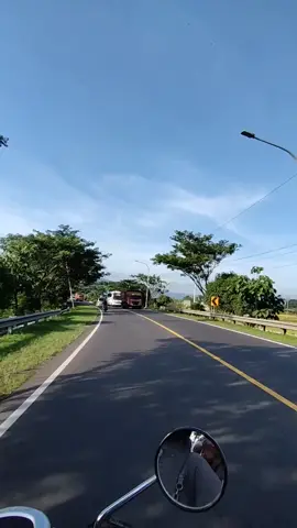 belom mampu naik jetski, yauda naik motor scoopy aja laa😁