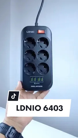 Power Socket Lightning Protection Function, Defender Series 2500W. 6 Power Socket + 4 Auto-ID. Dengan fitur Anti Petir yang akan selalu melindungi semua elektronik kalian. Tanpa harus khawatir ketika cuaca sedang hujan deras di sertai petir.   #ldnio📲⚡️ #powersocket #ldnio6403 #fyp #lightningprotection 