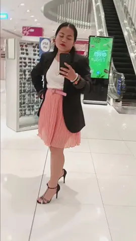 #moaphilippines #smmall #OOTD #outfitoftheday #filipinajazzy #jazzyfilipina #youtube #youtubechannel #blogger #youtuber #smallyoutuber #manila #Philippines #manilaphilippines 