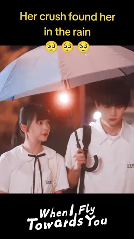 She was so happy to see him 🫶 #youkuofficial #wheniflytowardsyou #zhouyiran #zhangmiaoyi #chinesedrama #cdramaedit #cdrama #cdramafyp #xyzbca #foryoupage #movie #fyp 