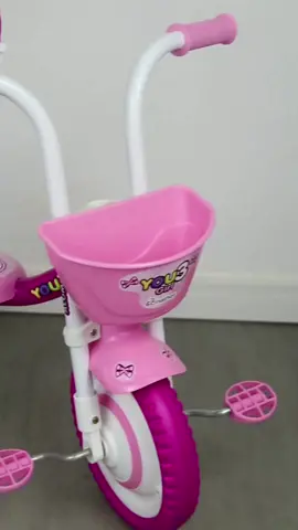 E se eu te contar que esse triciclo Nathor, pesa só 2 kg? Ao contrário do que você possa imaginar ele garante mais durabilidade (não enferruja). Quer saber mais? Confira o vídeo e curta também! #triciclo #triciclos #tricicloeditores #meninas #criança  #nathor #nathorbicicletas #bikes #saude #bikelovers❤ #bikelife #biker