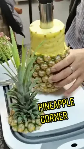 Effortless pineapple experience with our pineapple corner!#corner #pineapple #pineapplecorner #pineapplecutter #kitchen 