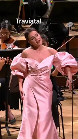 Julia Muzychenko, soprano, interprète « È strano – Ah, fors’è lui – Sempre libera » de La Traviata de Giuseppe Verdi lors de la finale du Concours Reine Elisabeth. #opera #operasinger #music #traviata #verdi 